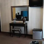 לינה וארוחת בוקר Dennis *