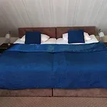 לינה וארוחת בוקר Dennis