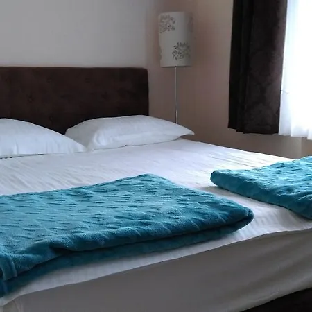 Bed & Breakfast Dennis Mikołajki