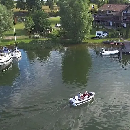 Bed & Breakfast Dennis Mikołajki