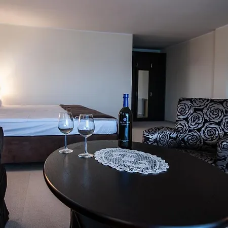 Bed & Breakfast Dennis *