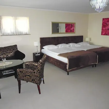 Bed & Breakfast Dennis Mikołajki