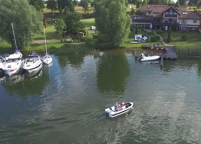 Bed & Breakfast Dennis Mikołajki