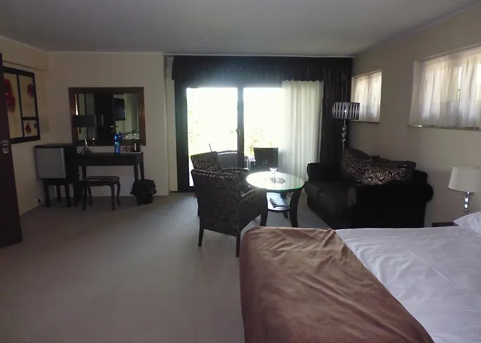 Dennis Bed & Breakfast