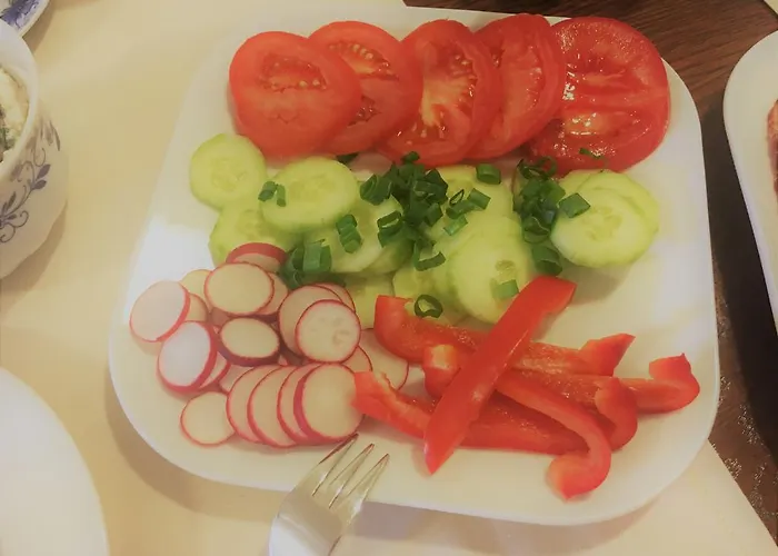 Dennis Bed & Breakfast *