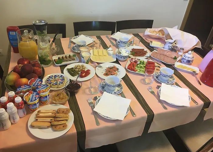 Dennis Bed & Breakfast *